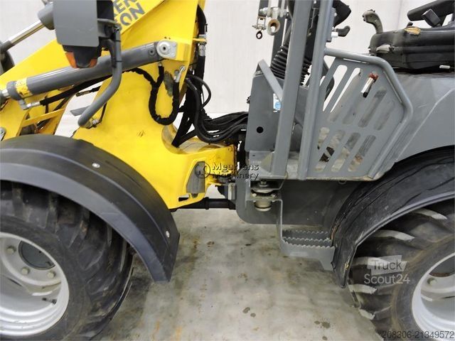 Kolový nakladač WACKER Neuson WL25 + Fork