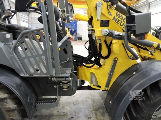 Kolový nakladač WACKER Neuson WL25 + Fork