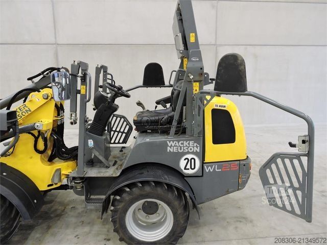Kolový nakladač WACKER Neuson WL25 + Fork
