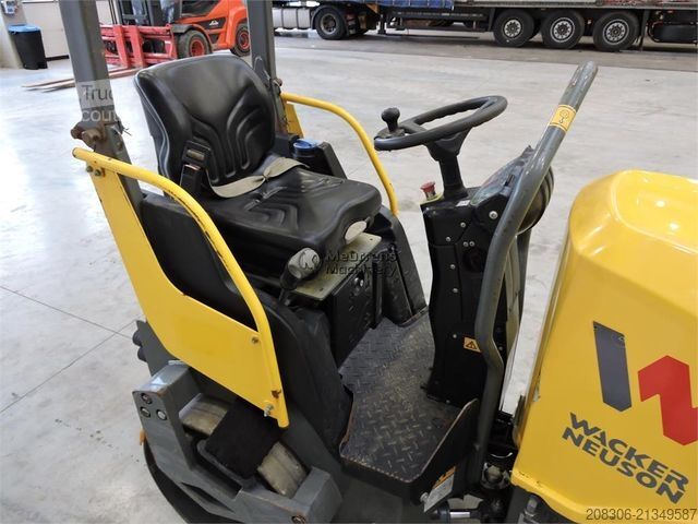 مدحلة أسطوانة واحدة WACKER Neuson RD18