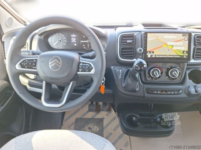 Półzintegrowany kamper CARADO V 339 Automatik