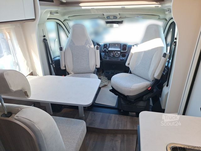 Półzintegrowany kamper CARADO V 339 Automatik