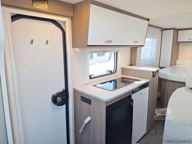 Półzintegrowany kamper CARADO V 339 Automatik