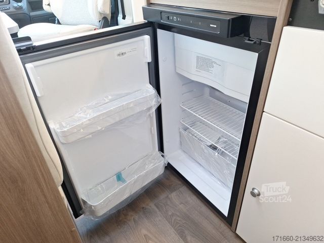 Półzintegrowany kamper CARADO V 339 Automatik