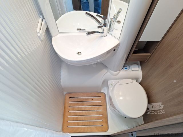 Półzintegrowany kamper CARADO V 339 Automatik