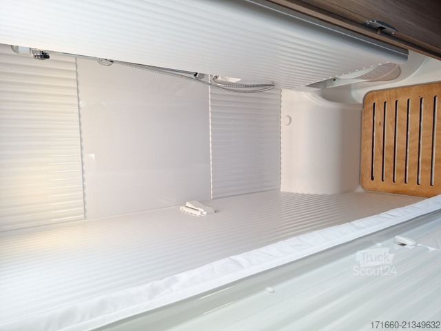 Półzintegrowany kamper CARADO V 339 Automatik