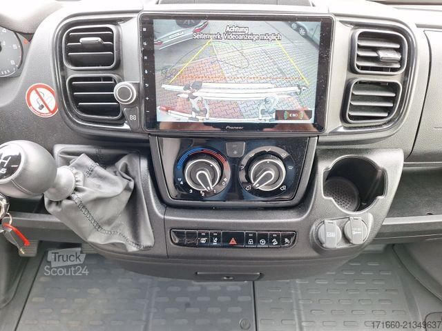 Teilintegriertes Wohnmobil BÜRSTNER Lyseo TD 690 G