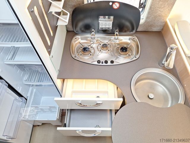 Teilintegriertes Wohnmobil BÜRSTNER Lyseo TD 690 G