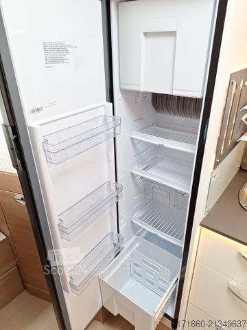 Teilintegriertes Wohnmobil BÜRSTNER Lyseo TD 690 G