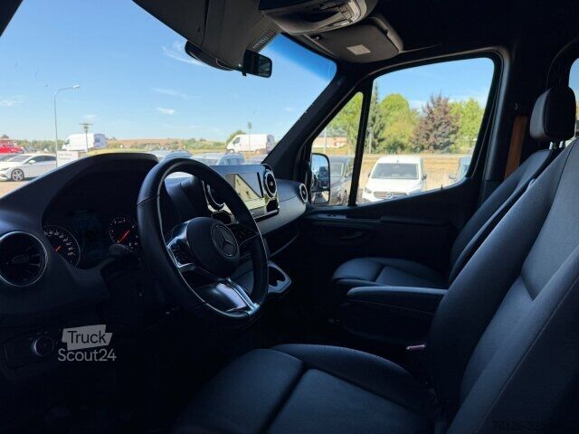 Slēgtais furgons Mercedes-Benz Sprinter 319 CDI 4x4 STANDHZG+AHZV+DISTR+LED+BC