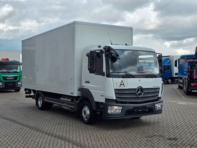 Transporter mit Koffer MERCEDES-BENZ Atego 818 | 3 Sitzen | Ladebordwand