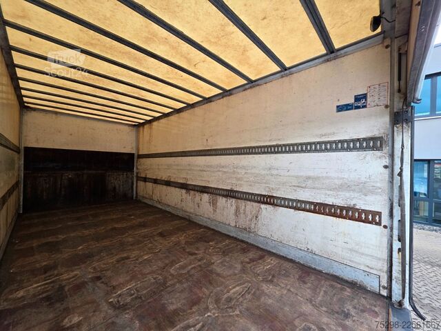 Transporter mit Koffer MERCEDES-BENZ Atego 818 | 3 Sitzen | Ladebordwand
