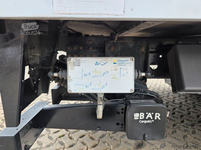 Transporter mit Koffer MERCEDES-BENZ Atego 818 | 3 Sitzen | Ladebordwand
