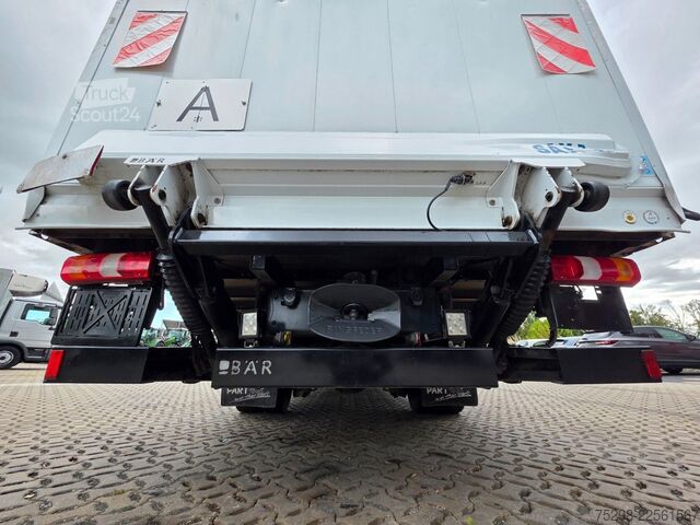 Transporter mit Koffer MERCEDES-BENZ Atego 818 | 3 Sitzen | Ladebordwand
