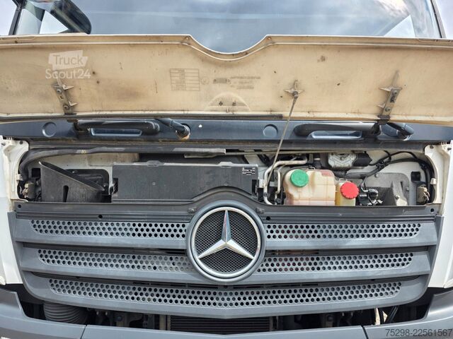 Transporter mit Koffer MERCEDES-BENZ Atego 818 | 3 Sitzen | Ladebordwand