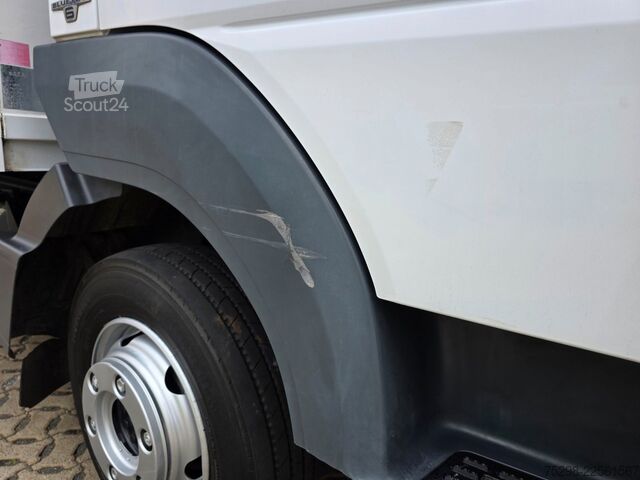 Transporter mit Koffer MERCEDES-BENZ Atego 818 | 3 Sitzen | Ladebordwand