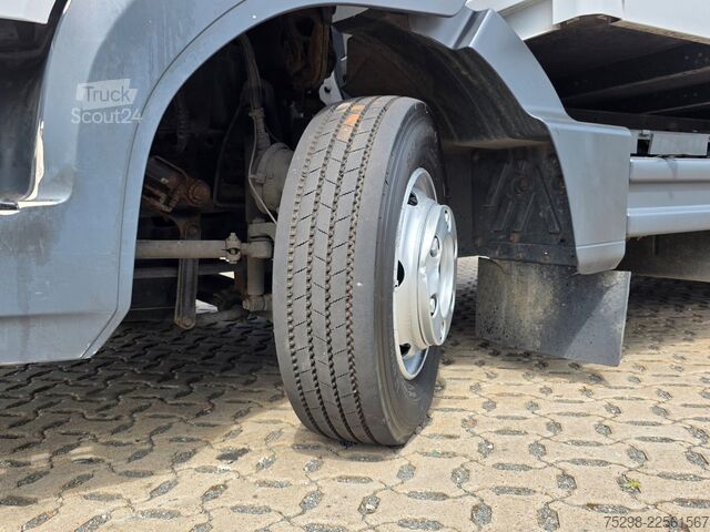 Transporter mit Koffer MERCEDES-BENZ Atego 818 | 3 Sitzen | Ladebordwand