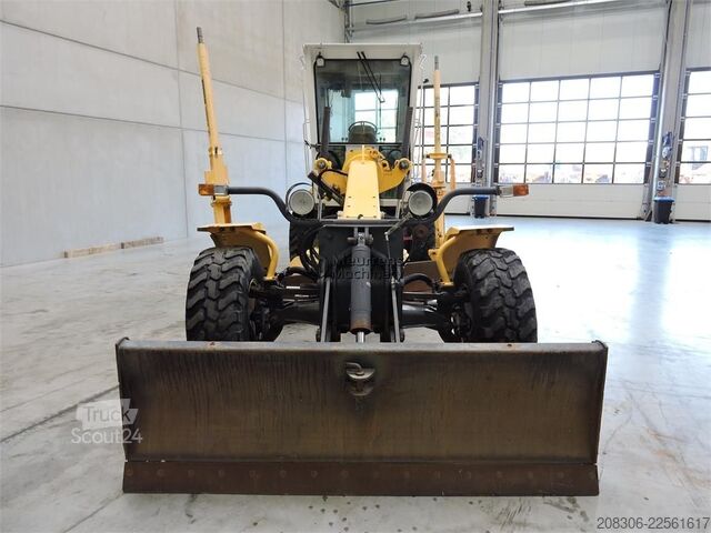 Niveleuse NEW HOLLAND F106.6A