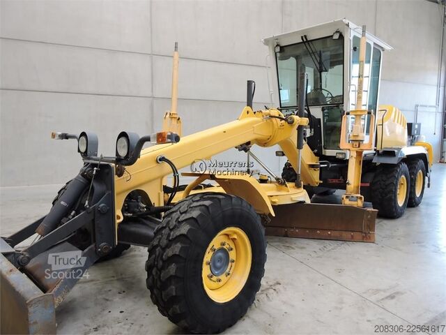 Niveleuse NEW HOLLAND F106.6A