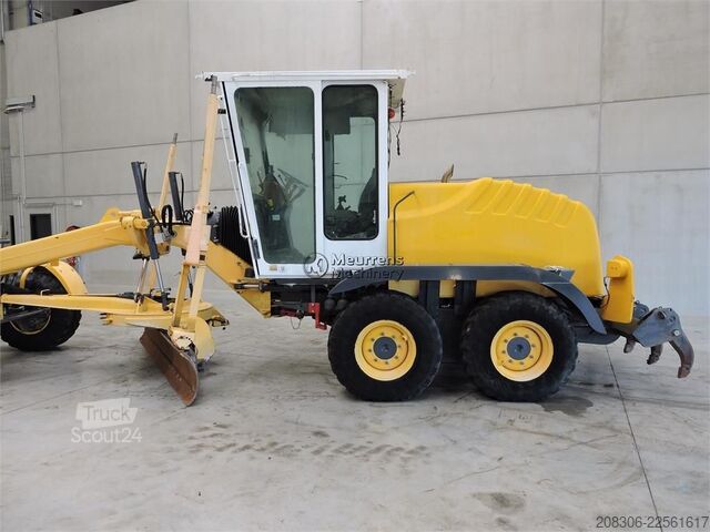 Niveleuse NEW HOLLAND F106.6A