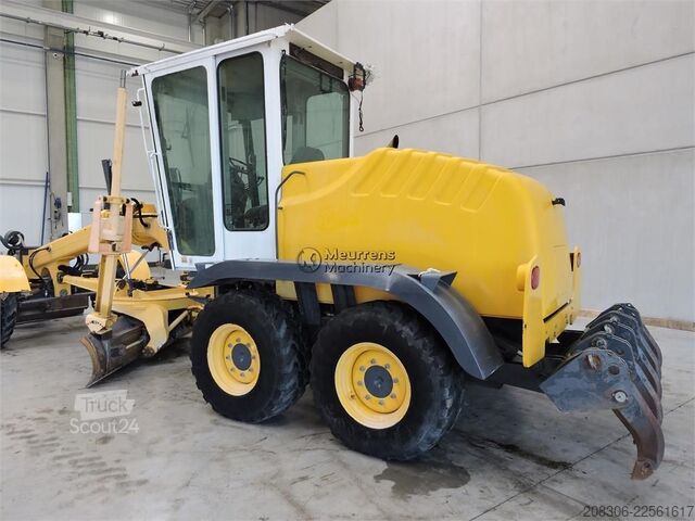 Niveleuse NEW HOLLAND F106.6A
