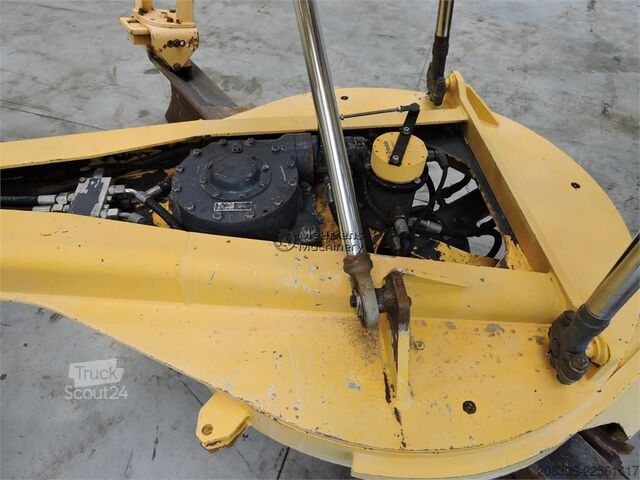 Niveleuse NEW HOLLAND F106.6A