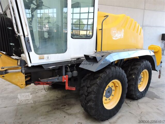 Niveleuse NEW HOLLAND F106.6A