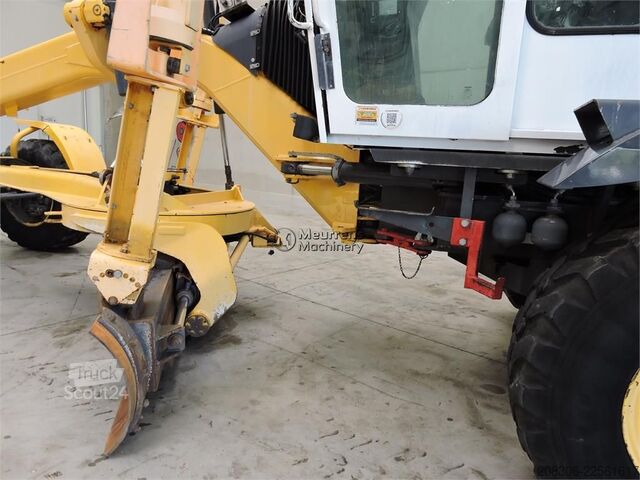 Niveleuse NEW HOLLAND F106.6A