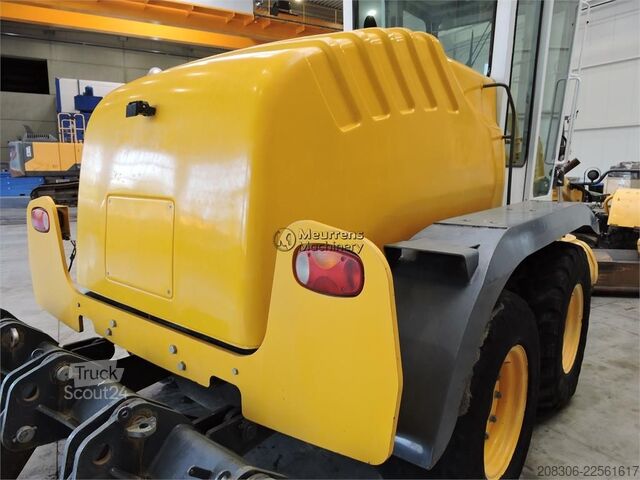 Niveleuse NEW HOLLAND F106.6A