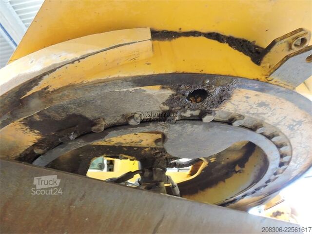 Niveleuse NEW HOLLAND F106.6A