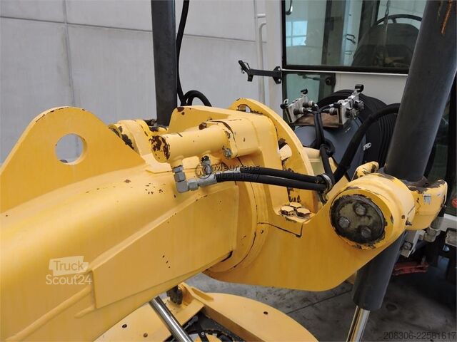 Niveleuse NEW HOLLAND F106.6A