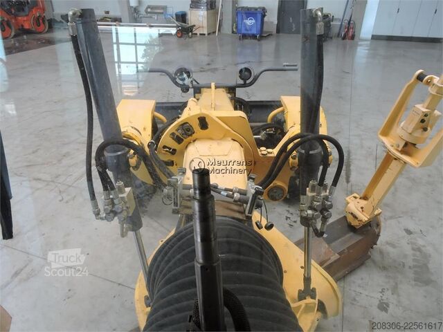 Niveleuse NEW HOLLAND F106.6A