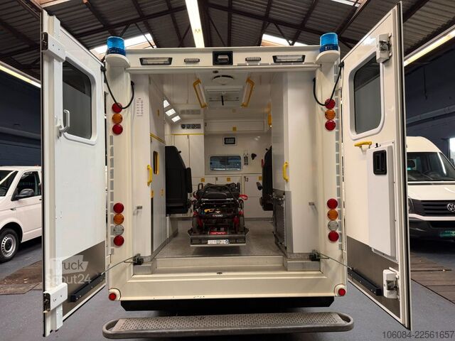 Samochód strażacki MERCEDES-BENZ Sprinter 519 Rettungswagen Ferno-Trage 1.Hand