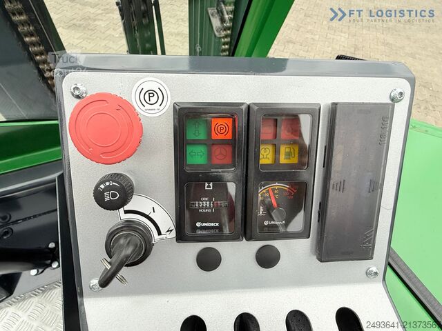 Dört yollu forklift Combilift CB3000 / TRIPLEX 4900MM / FREE LIFT