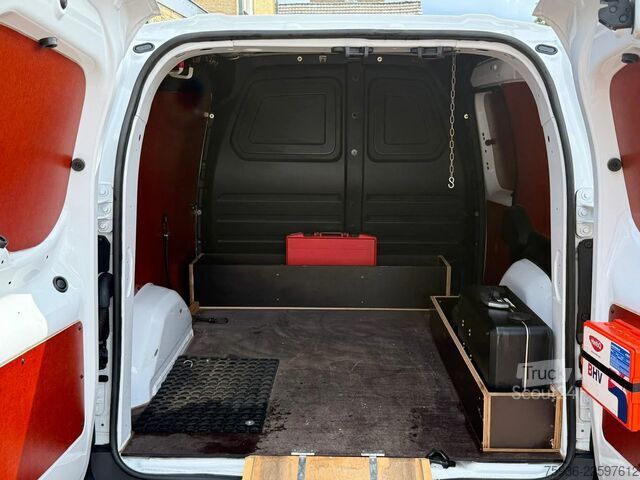 Slēgtais furgons Renault Kangoo 1.5 dCi 75pk Luxe L1 AC Cruise PDC Led 0...