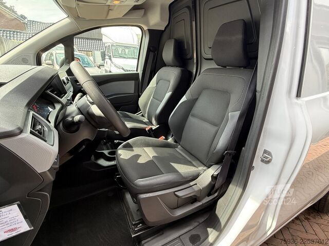 Slēgtais furgons Renault Kangoo 1.5 dCi 75pk Luxe L1 AC Cruise PDC Led 0...