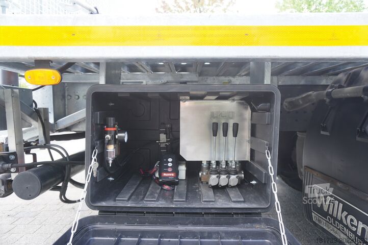 Nová platforma Mercedes-Benz Actros 1845 / NEW tow truck / sleep. cab