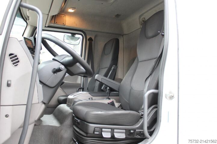 Flatbed truck with tarp Daf LF 290 Schiebeplane   ACC   BLIS   AHK   Navi