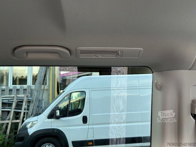 Minibus Mercedes-Benz Vito Tourer 114 CDI Pro 4x4 lang 9-Sitze