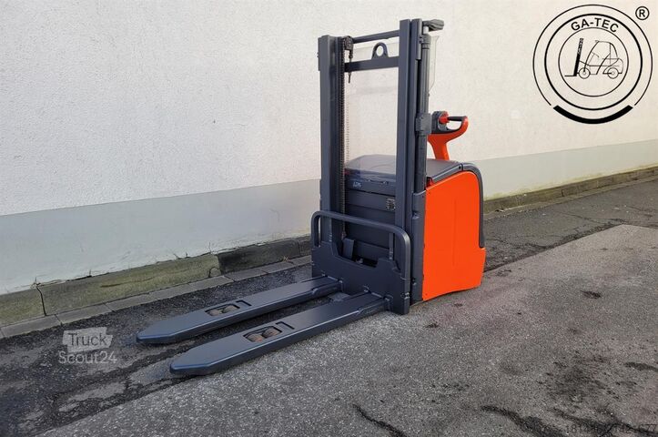 Empilhador manual Linde L14