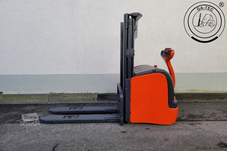 Empilhador manual Linde L14