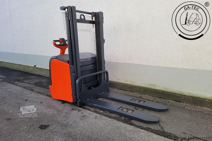 Empilhador manual Linde L14