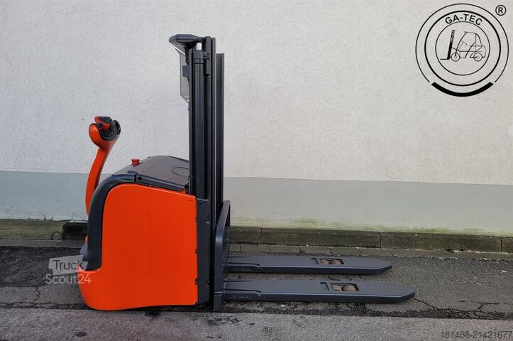 Empilhador manual Linde L14