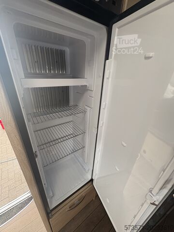 Ημι-ενσωματωμένο αυτοκινούμενο τροχόσπιτο Fiat Ducato Carasuite 650 MF | Teilintegriert | Voll ausgestattet