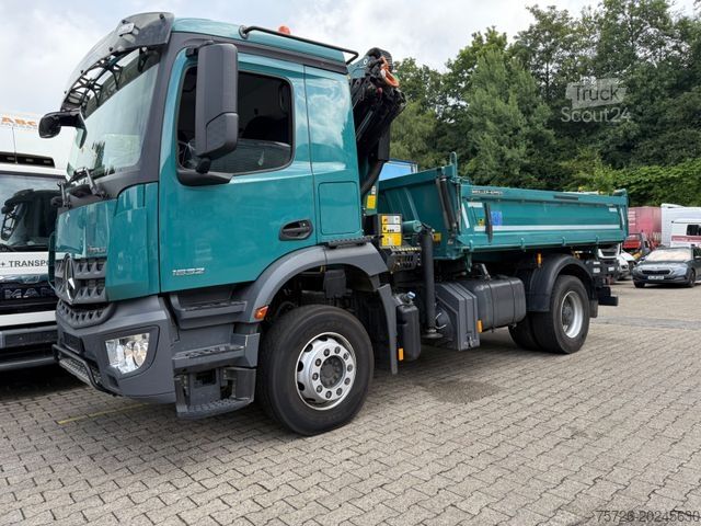 Camión volquete MERCEDES-BENZ 1832Arocs,Kran org 11 Tkm Meiler Kipper