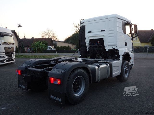 Trattore stradale standard MAN TGS 18.520 4x4H BL SA Weiß Neu 18km PriTader