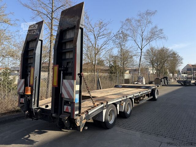 Remorque porte-engins surbaissée Schwarzmueller T3  3 Achs Tiefladeranhänger