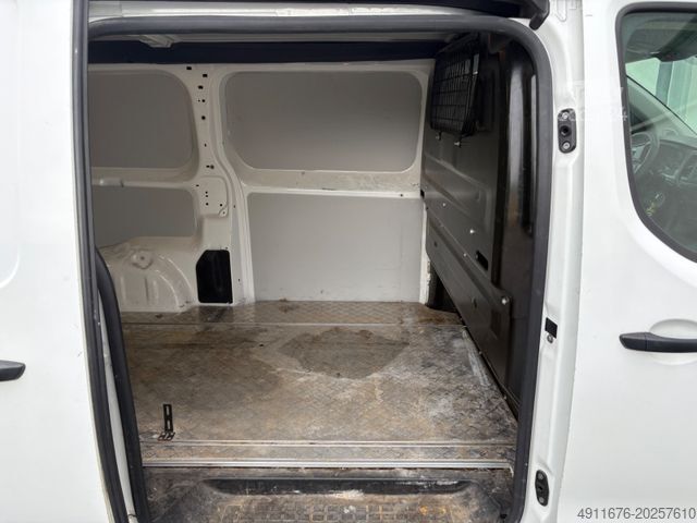 Minibussi PEUGEOT Expert Kasten Premium L3, Sitzheizung, Tempomat