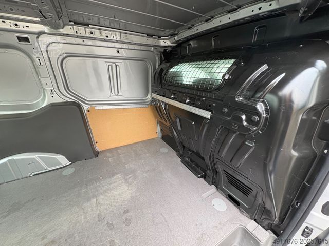Minibussi FORD Transit Connect Kasten lang, L2, Navi, Kamera