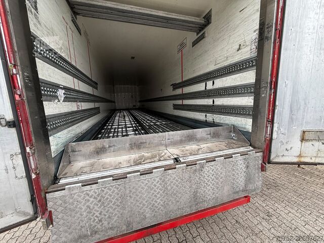 Försäljningsbil Pacton .LXD 342 Kettingbaan/Walkingfloor Liftas NL Tra...